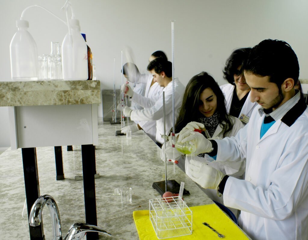 مخابر جامعة الوادي